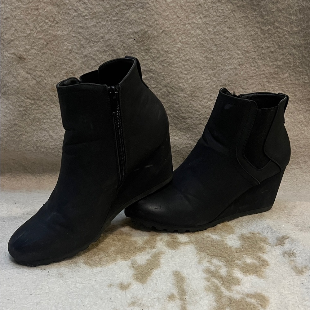 Natural Reflections Black Ankle Booties